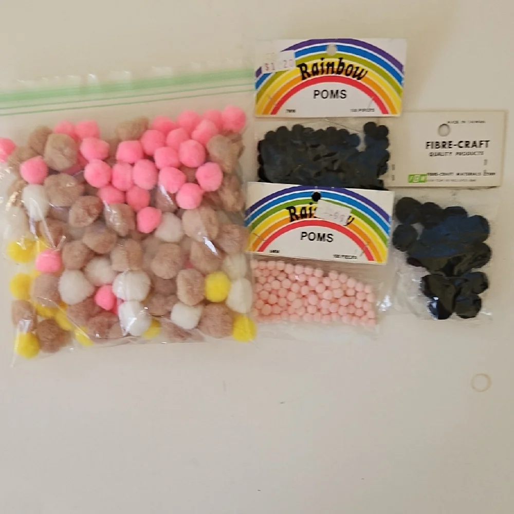 Box of Miscellaneous Craft Supplies - Picture 4 of 7